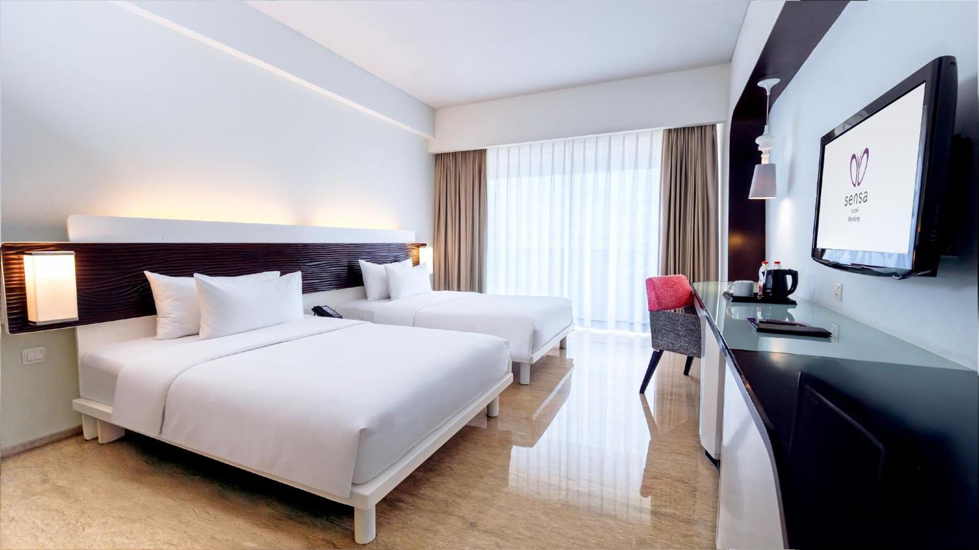Sensa Hotel Bandung Extérieur photo