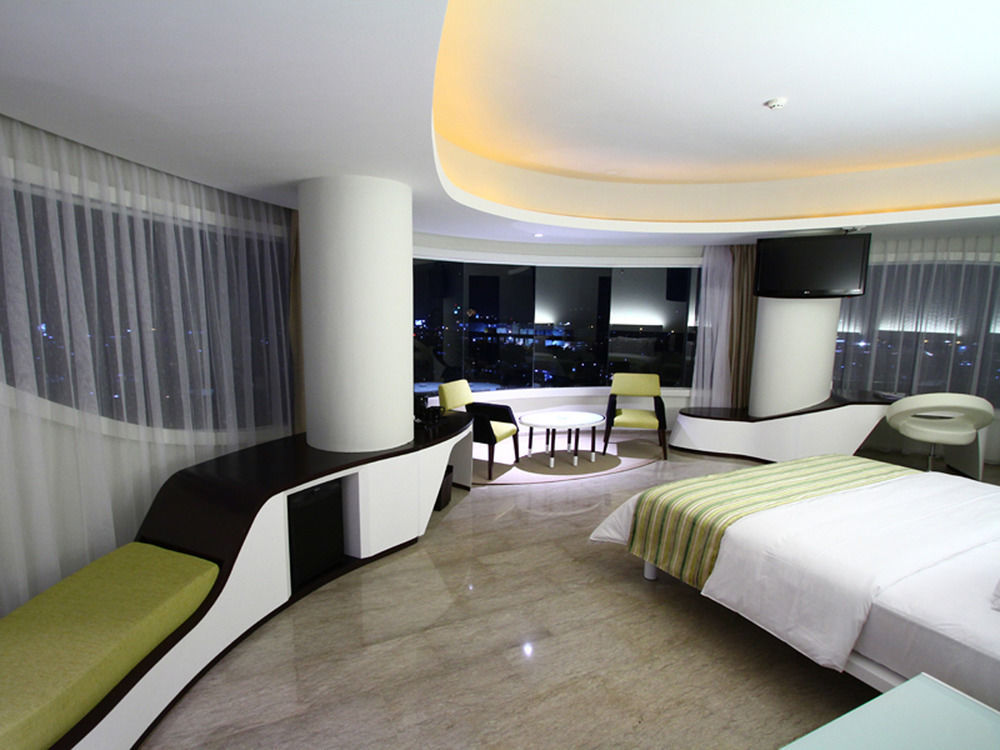 Sensa Hotel Bandung Extérieur photo