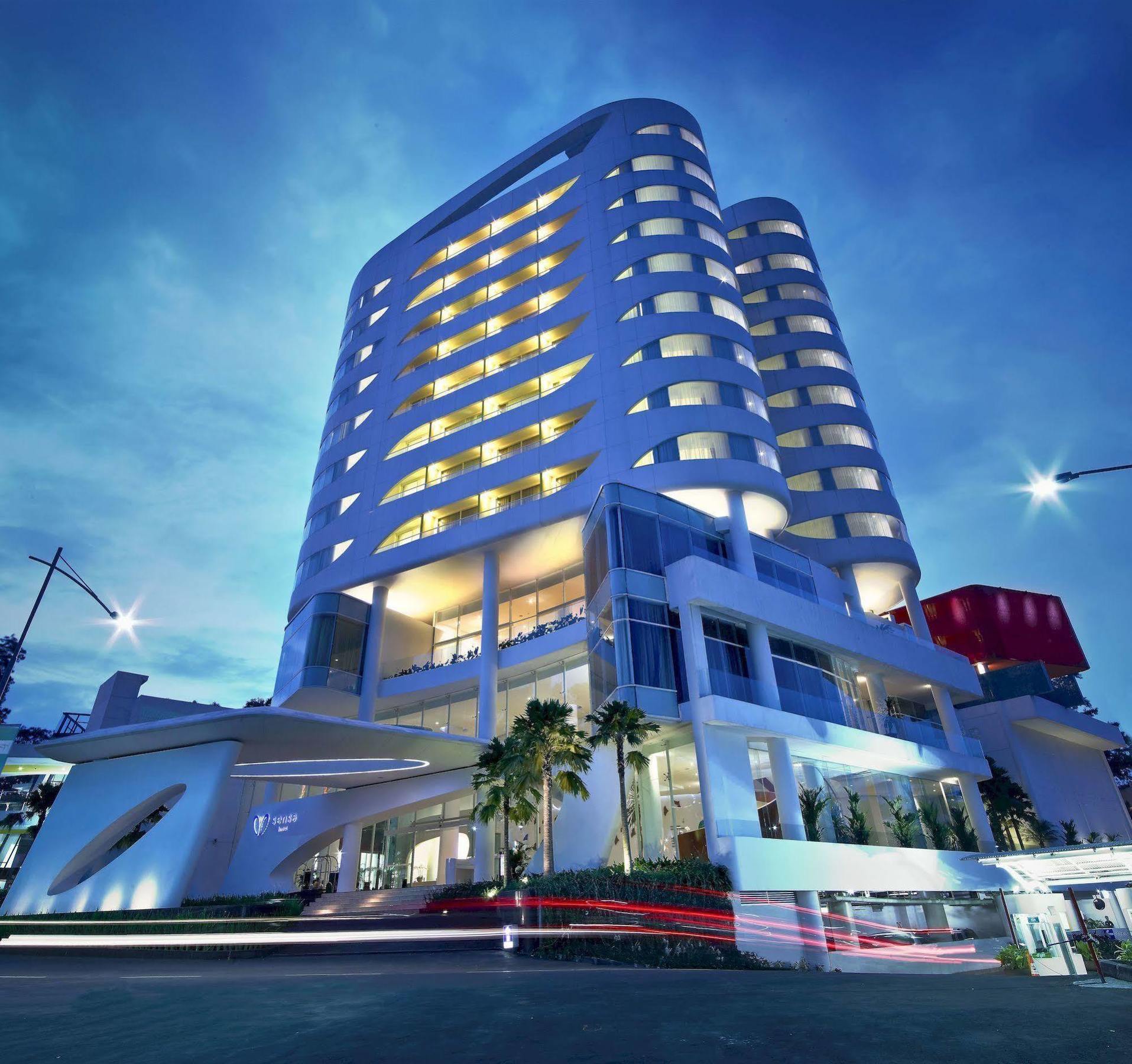 Sensa Hotel Bandung Extérieur photo
