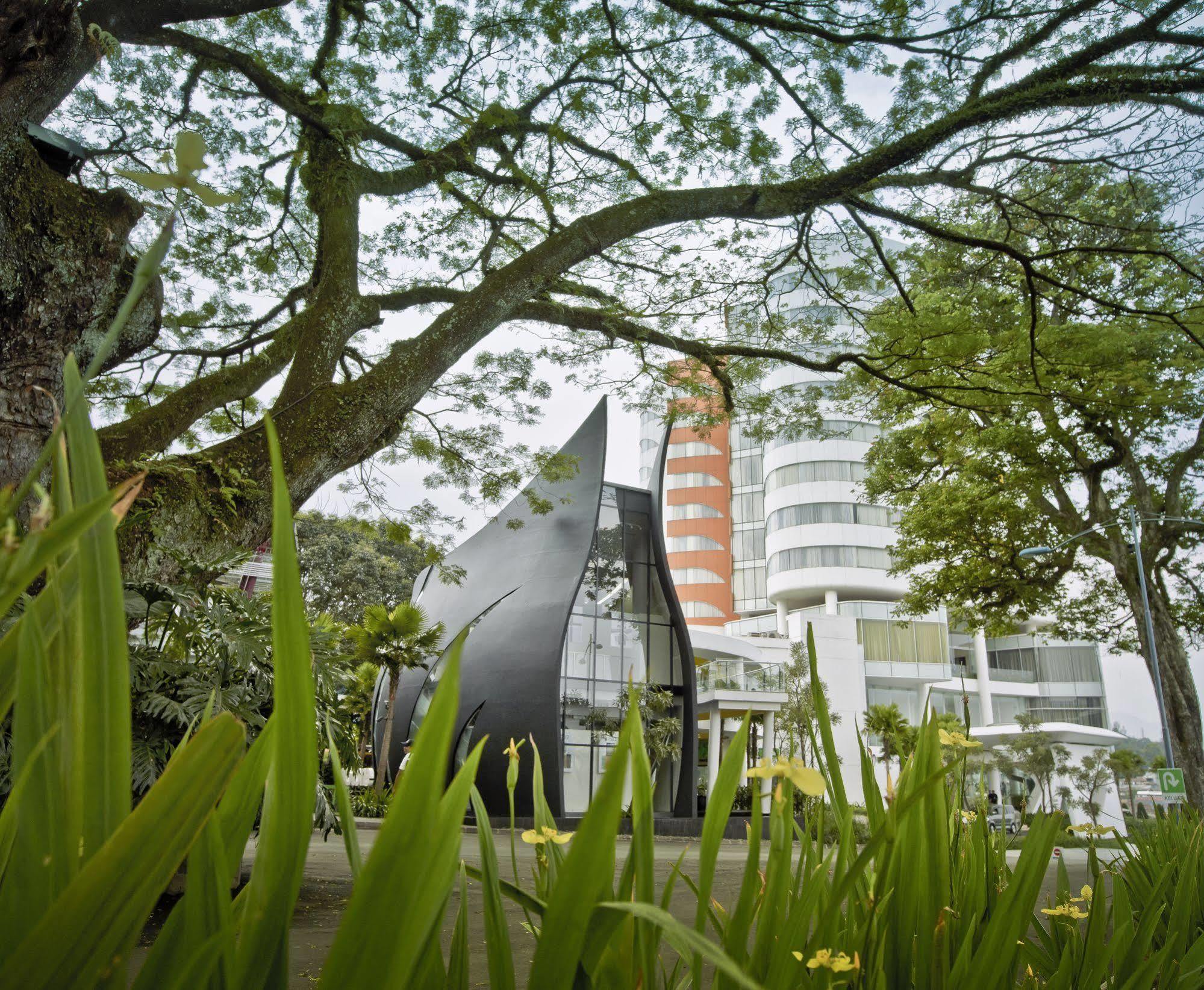 Sensa Hotel Bandung Extérieur photo