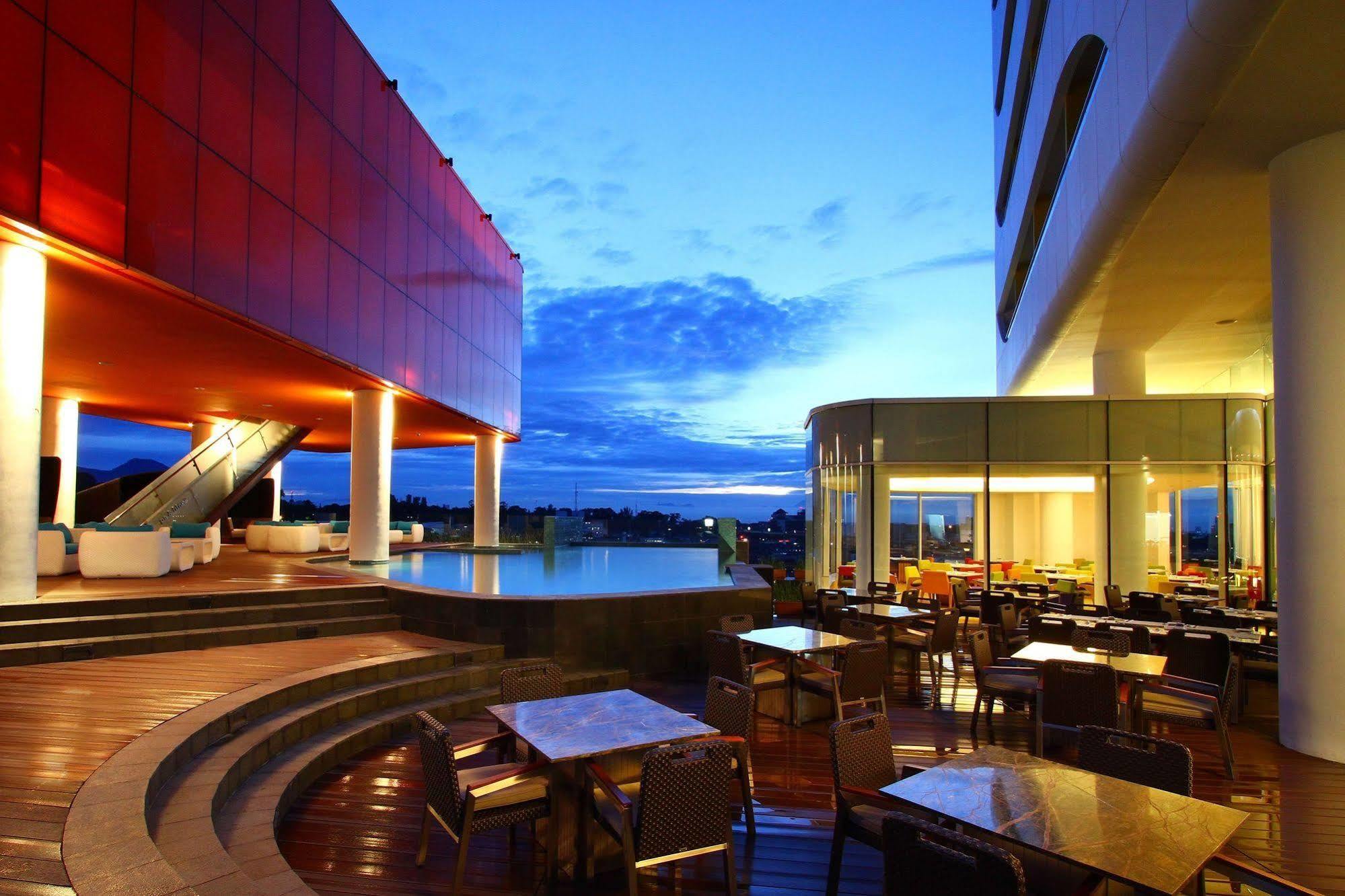 Sensa Hotel Bandung Extérieur photo